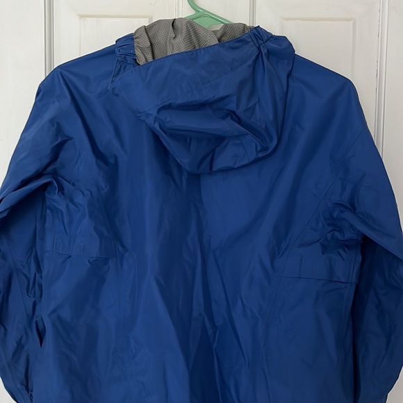 Excellent Condition Eastern Mountain Sports Youth Med Rain Jacket - Picture 3 of 5